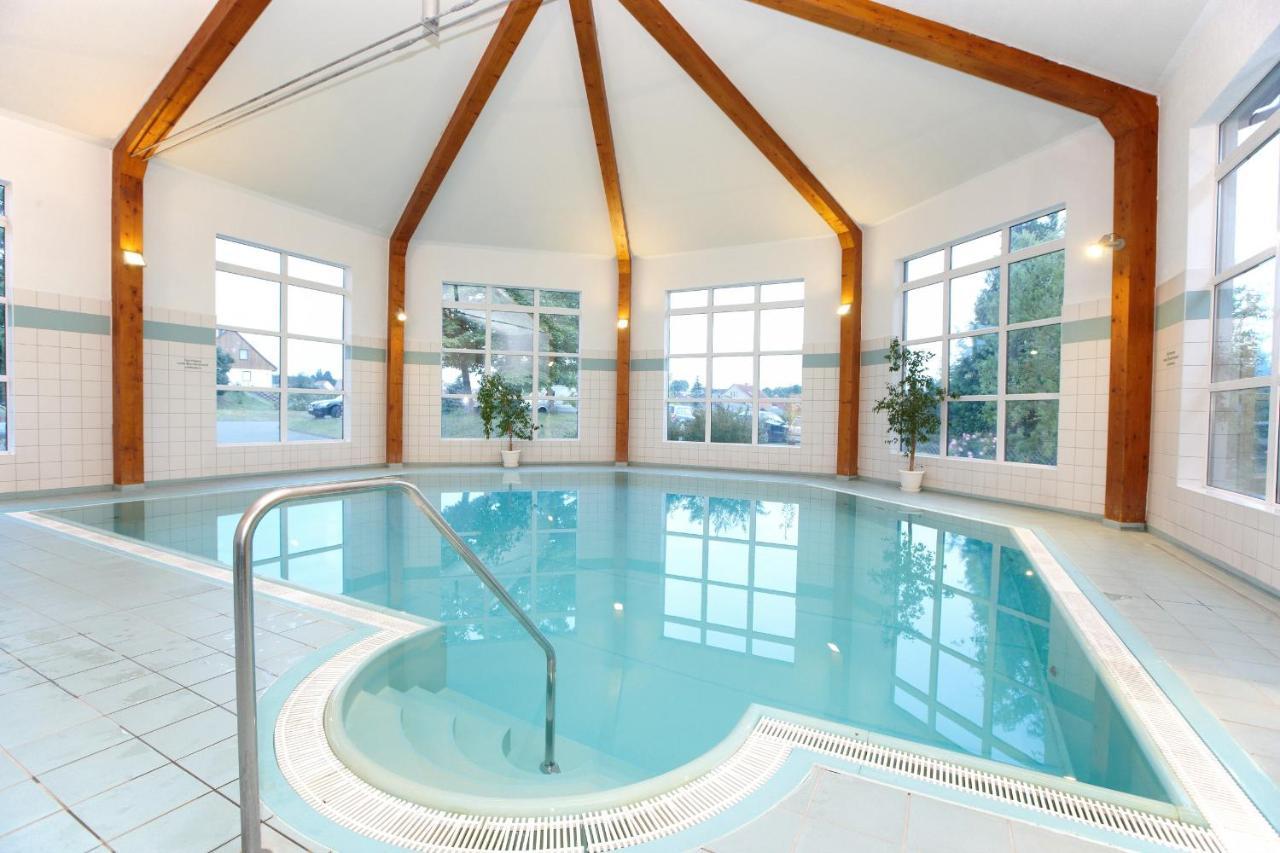 Sonnenhotel Feldberg Am See Mit Schwimmbad, Sauna Und Dampfbad Feldberger Seenlandschaft ภายนอก รูปภาพ