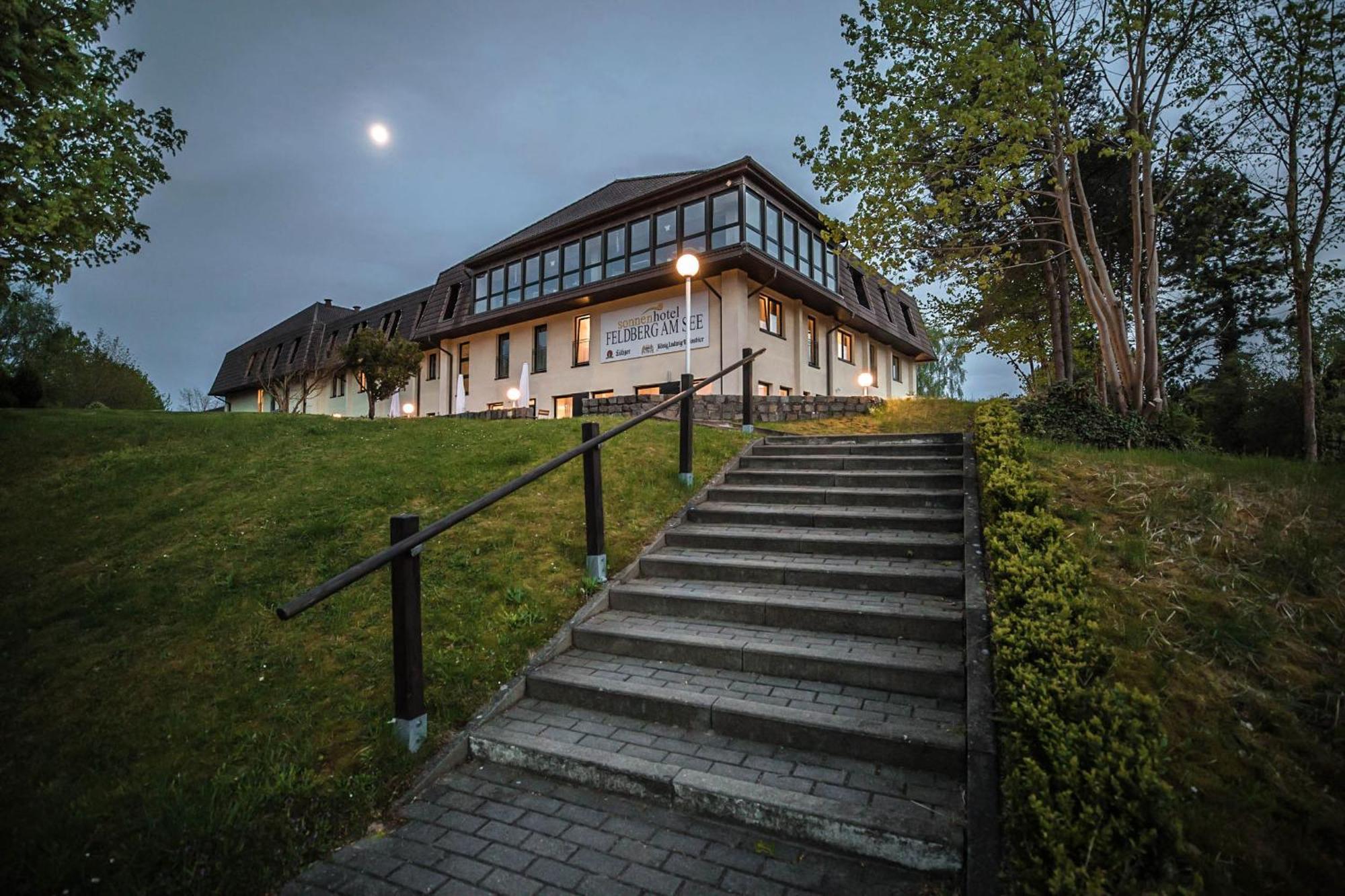 Sonnenhotel Feldberg Am See Mit Schwimmbad, Sauna Und Dampfbad Feldberger Seenlandschaft ภายนอก รูปภาพ