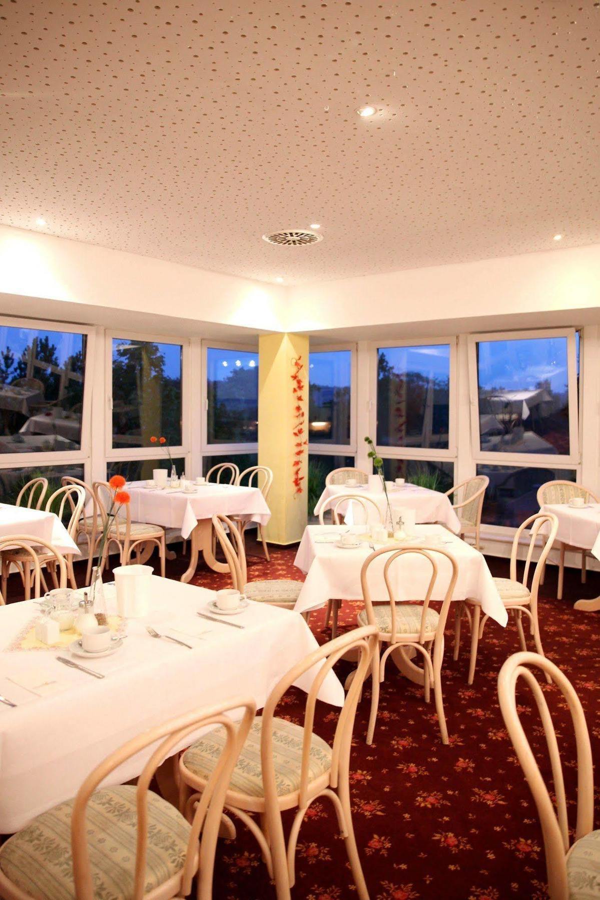 Sonnenhotel Feldberg Am See Mit Schwimmbad, Sauna Und Dampfbad Feldberger Seenlandschaft ภายนอก รูปภาพ
